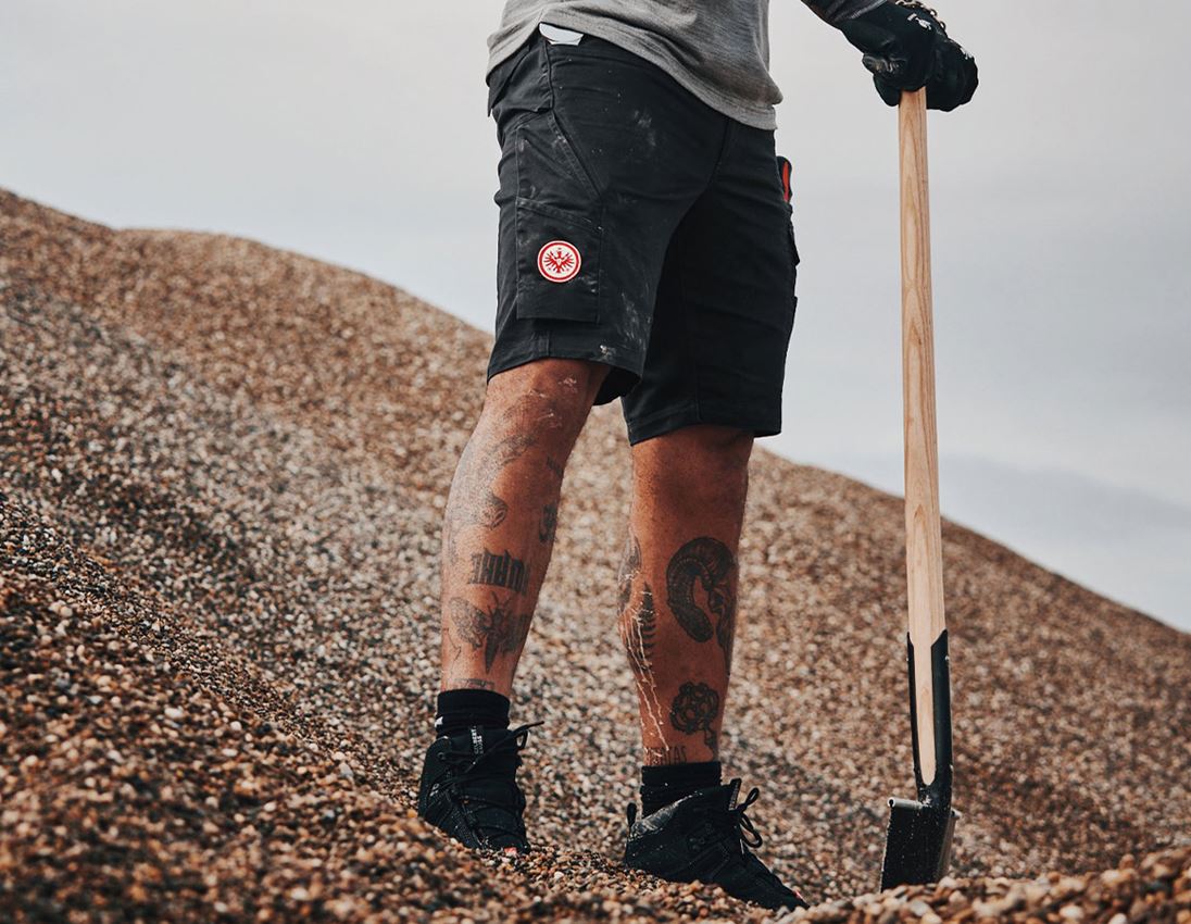 Work Trousers: Eintracht Shorts + oxidblack