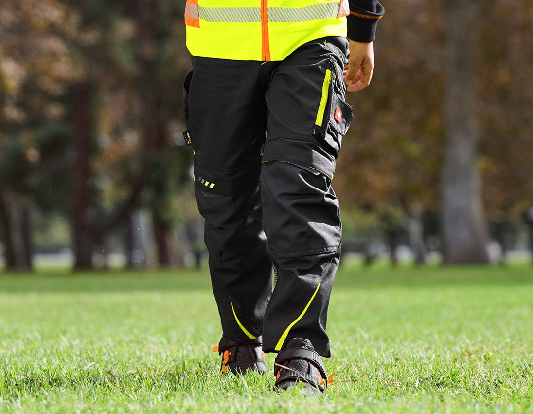 Clothing: SET: 2x children’s trousers e.s.motion 2020 + graphite/gentianblue 1