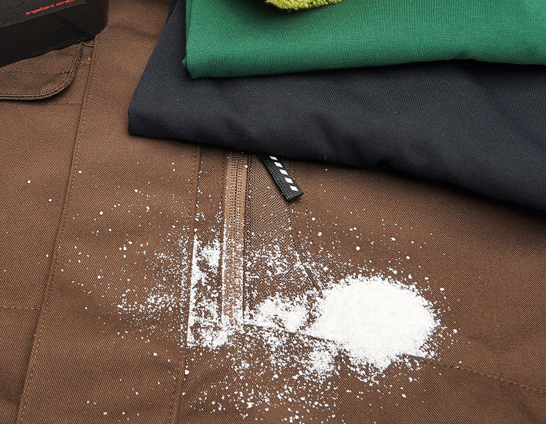 Accessories: e.s. Washing powder colour plus