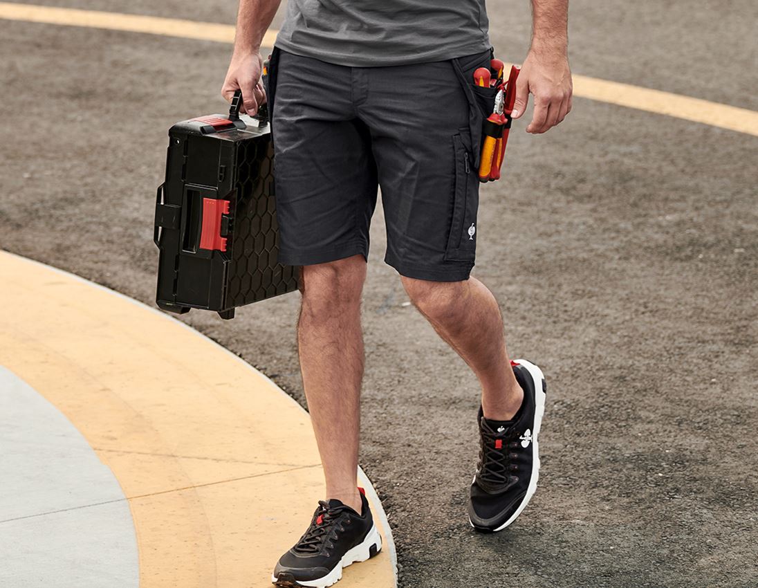 Hosen: Short e.s.concrete light + schwarz