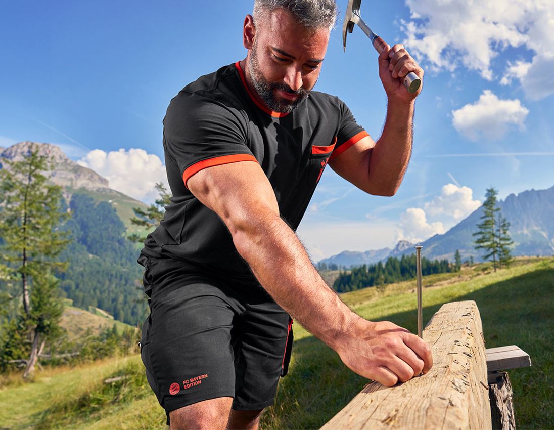 Kollaborationen: FCB Work Shorts + black/straussred 1