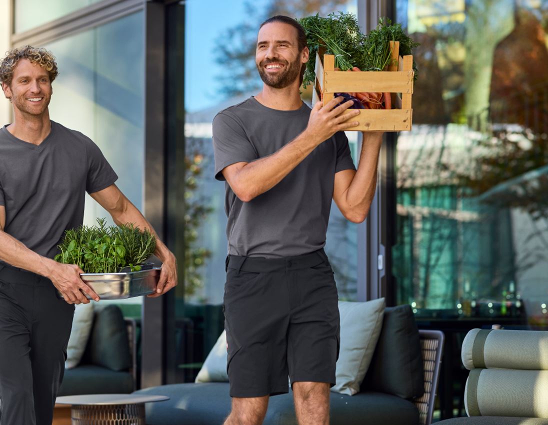 Work Trousers: e.s. Service cargo shorts + black 4