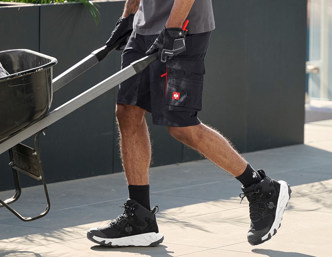 Work Trousers: Shorts e.s.motion DIY + black/straussred 1