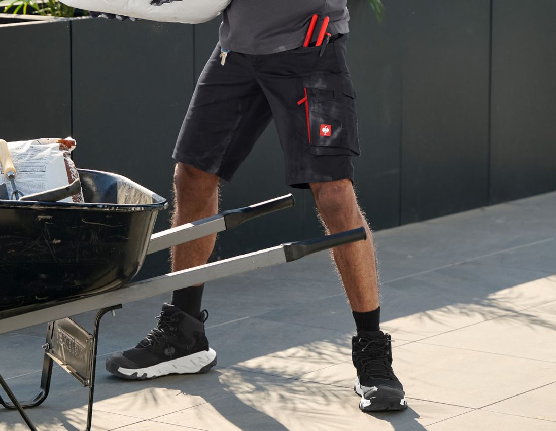 Work Trousers: Shorts e.s.motion DIY + black/straussred