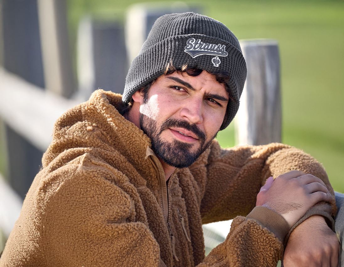 Accessories: Knitted hat e.s.e:pic + carbongrey 1