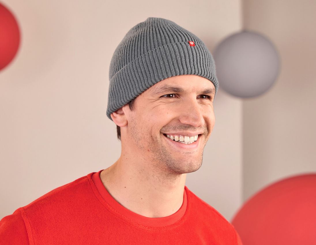 Accessories: e.s. Knitted hat + nordicgrey