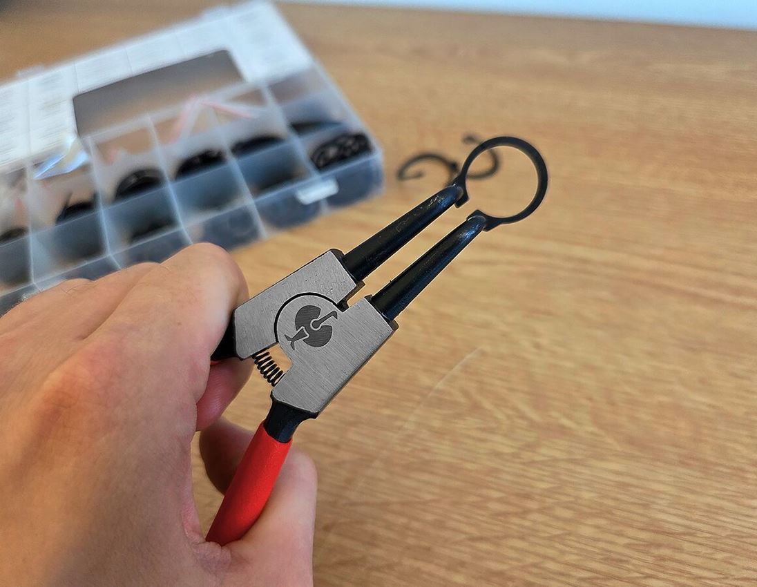 STRAUSSbox System: STRAUSSbox small fuse pliers insert 1
