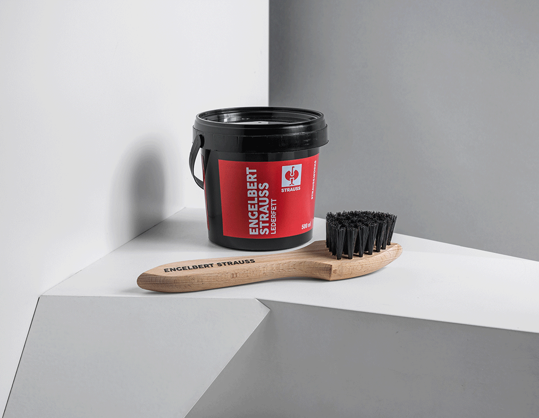 Produits de soins	: e.s. Bross à cirer