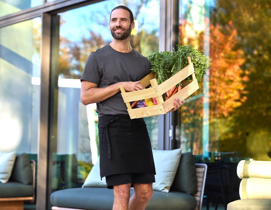 Aprons: Half Apron + black 2