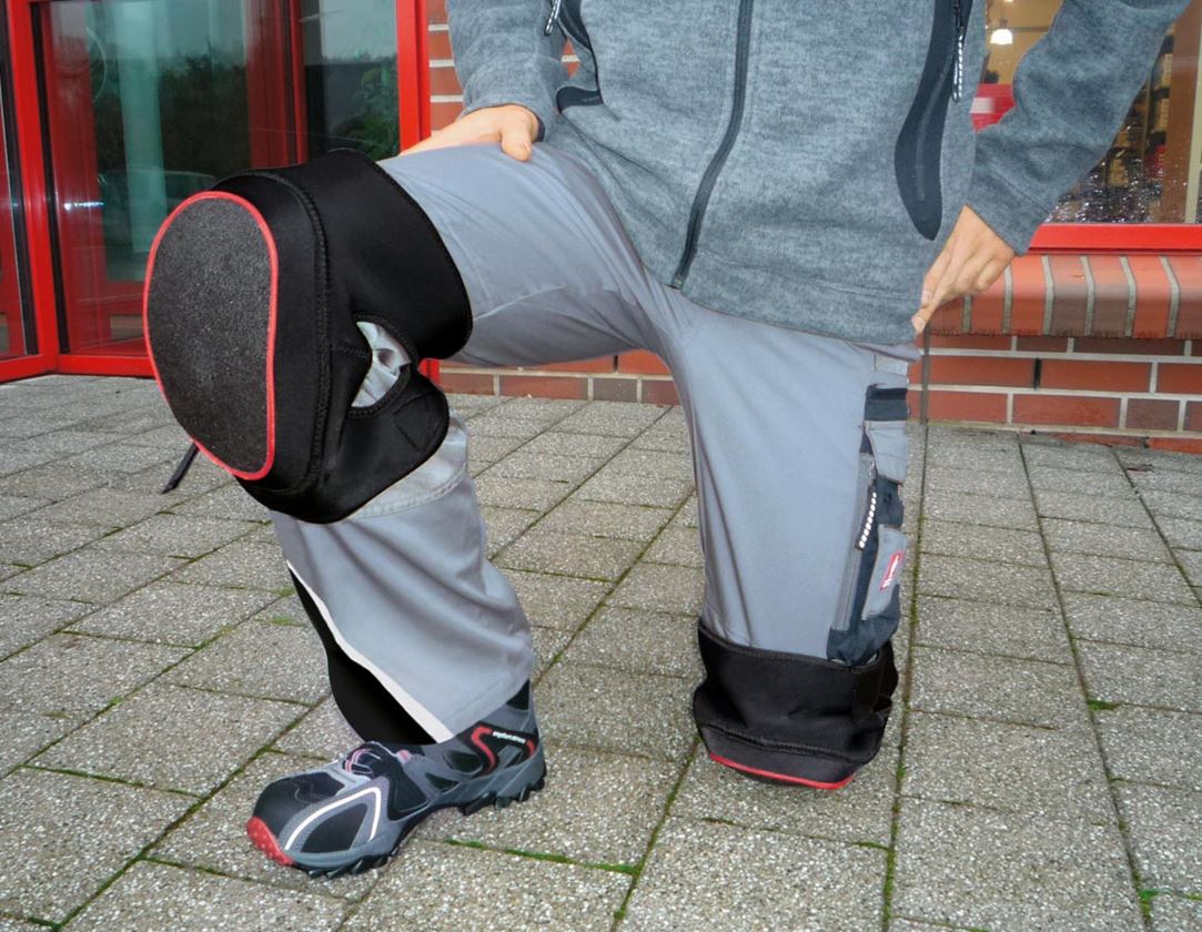 Knee Protectors: Knee pads power + black