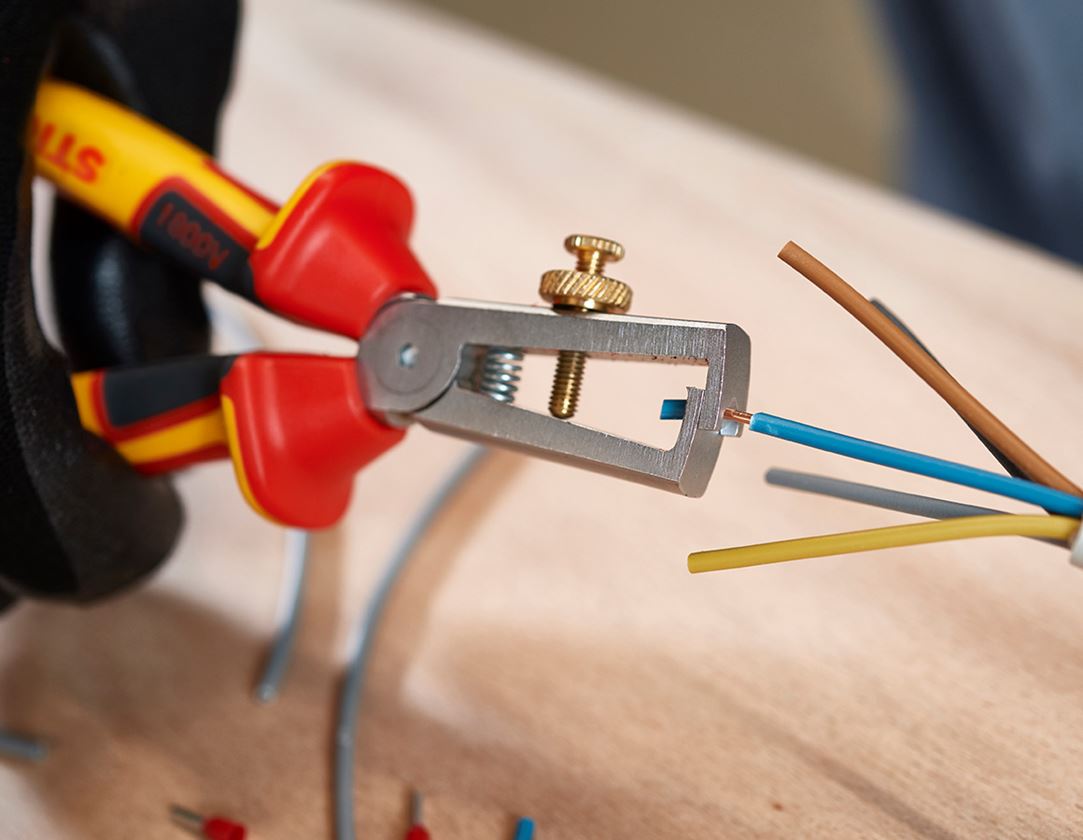 Tongs: e.s. stripping pliers VDE 1