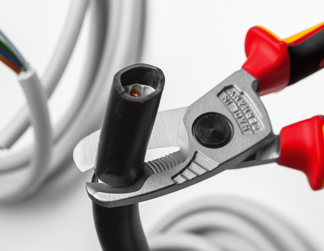 Tongs: e.s. cable cutter VDE