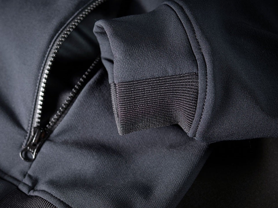 Elasticated knit inserts at the cuffs. Shellloft jacket e.s.dynashield