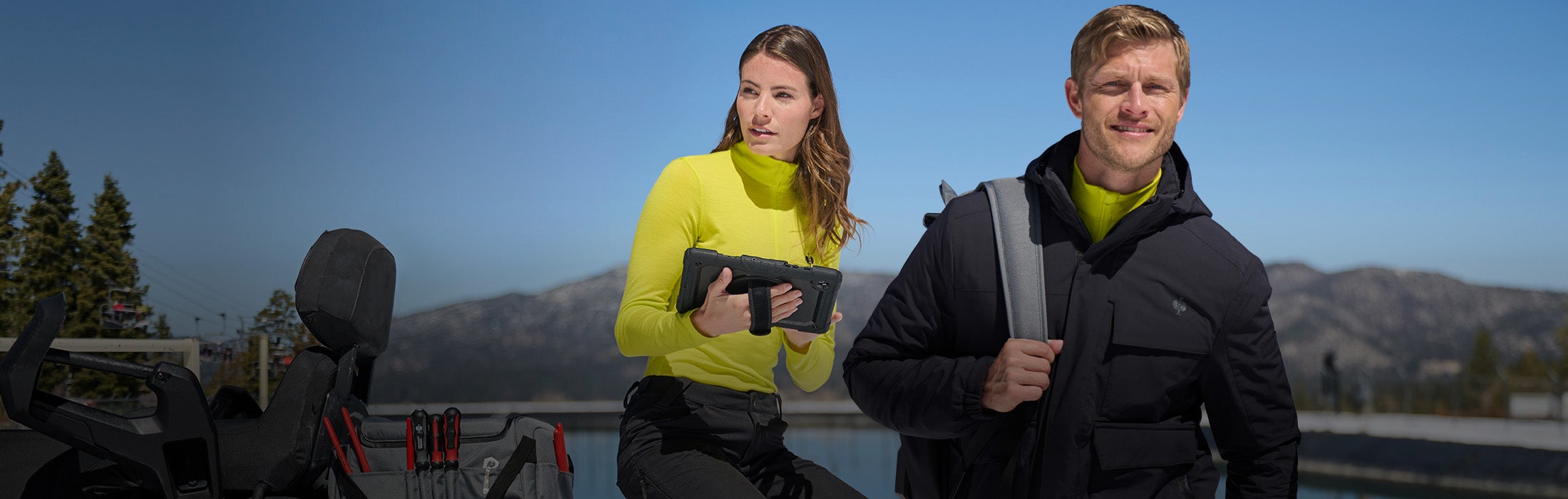 La femme et l’homme portent des nouveautés e.s.trail
