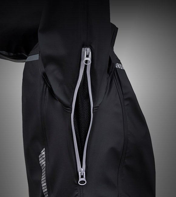 Rain jacket e.s.motion 2020 superflex with open underarm ventilation via zip.
