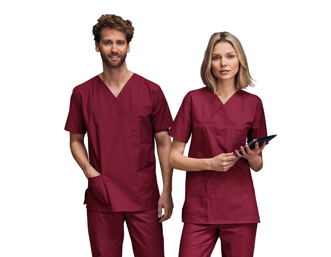 T-Shirts, Pullover & Skjorter: Operationsbuseronne + bordeaux