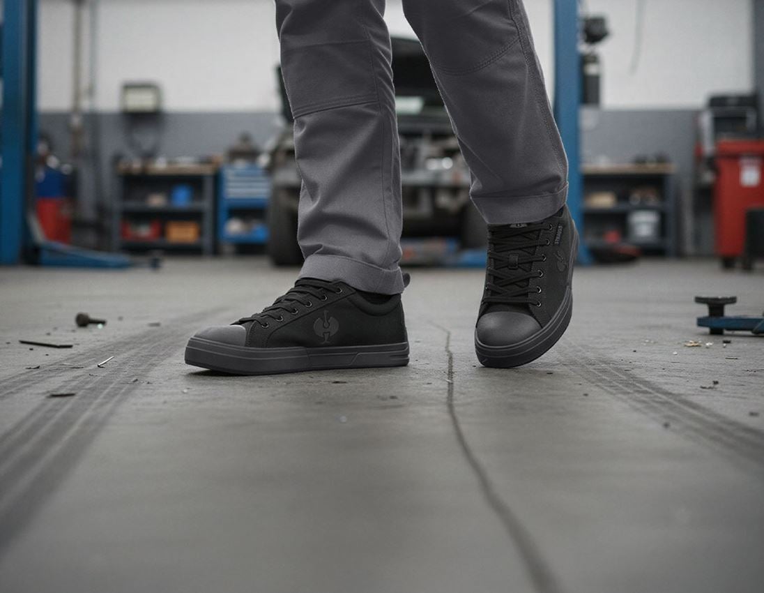 S1: S1 Safety shoes e.s. Yatala low + black 2