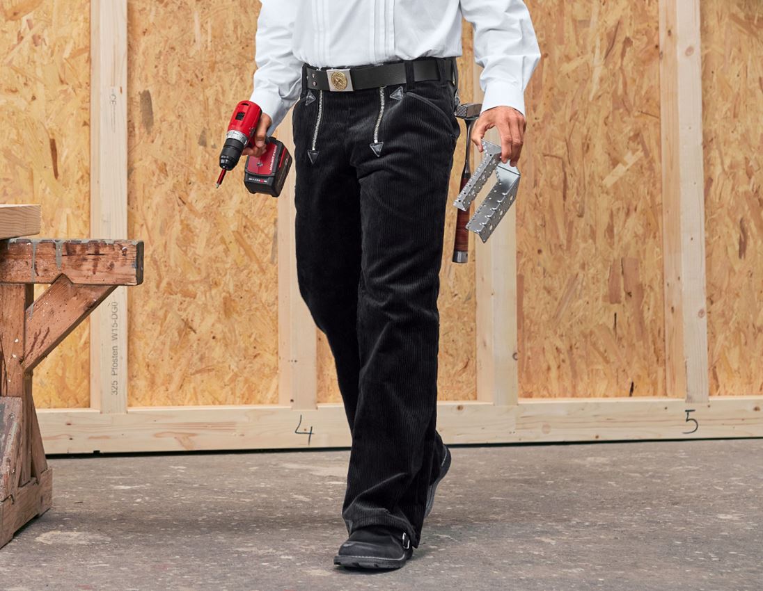 Arbejdsbukser: e.s. naverbukser kraftigt fløjl, med 65'er svaj + sort