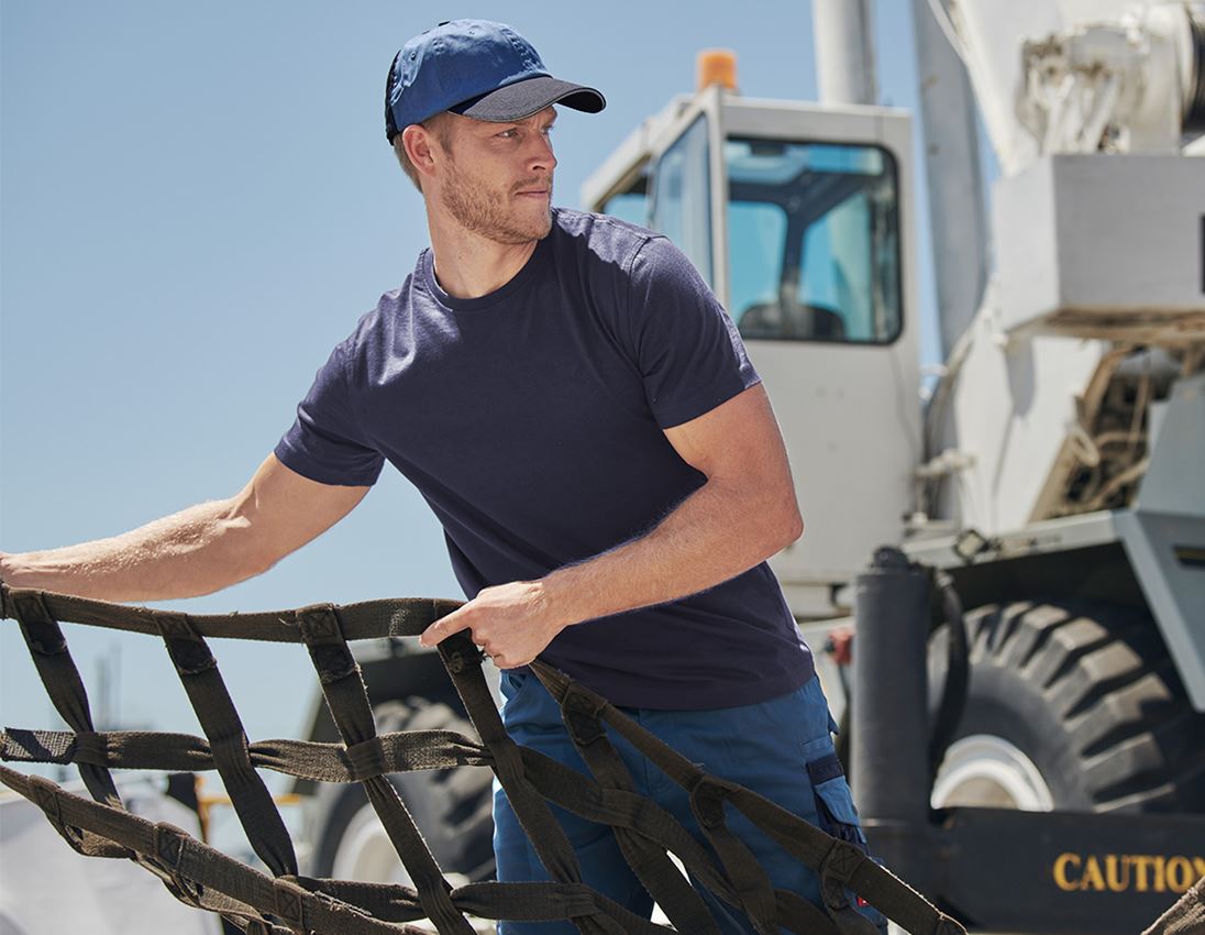 Snedker: e.s. T-Shirt cotton + mørkeblå 1