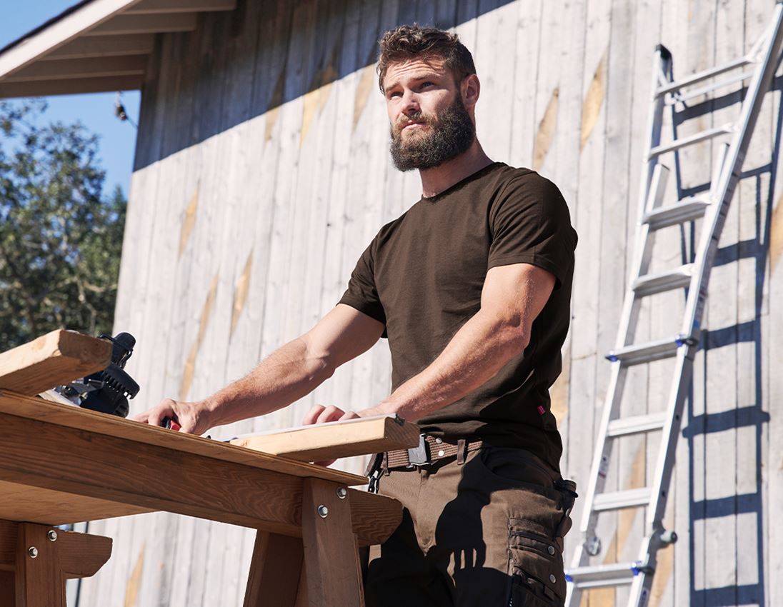 Snedker: e.s. T-Shirt cotton + kastanje 1