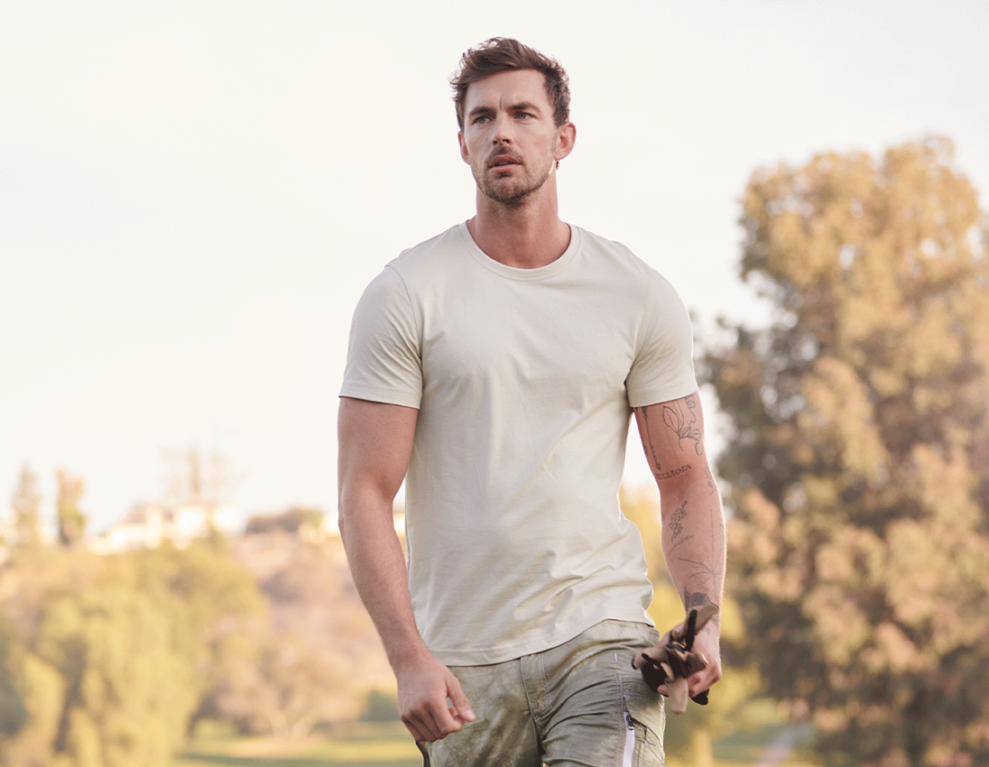 Snedker: e.s. T-Shirt cotton + gips