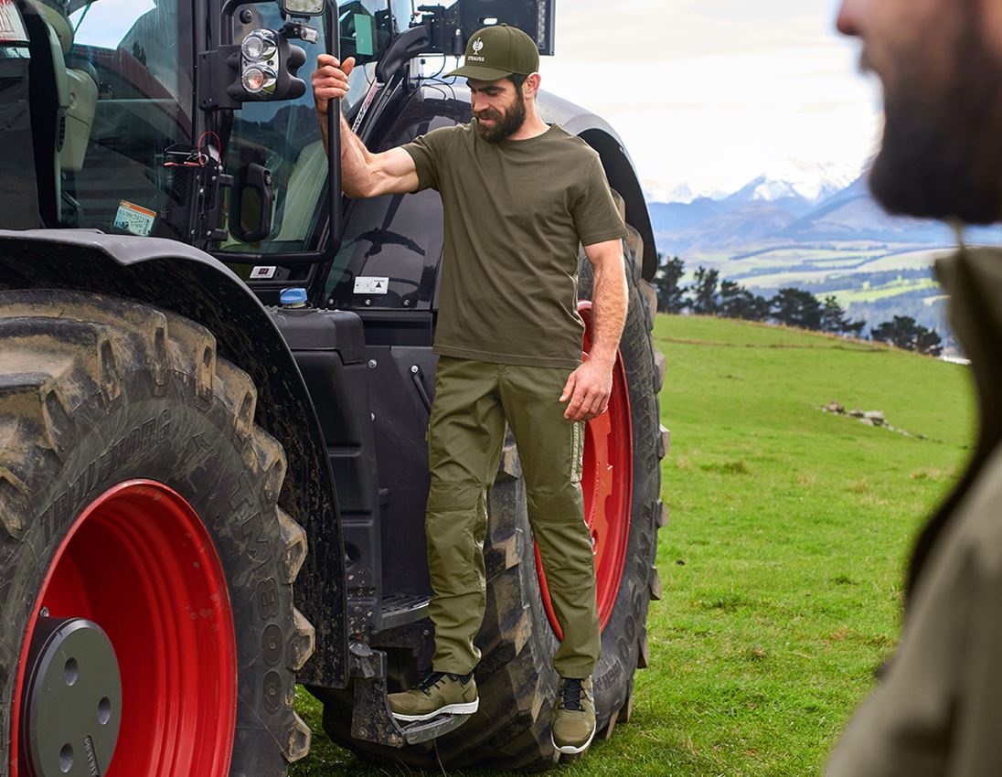 Snedker: e.s. T-Shirt cotton + oliven 1