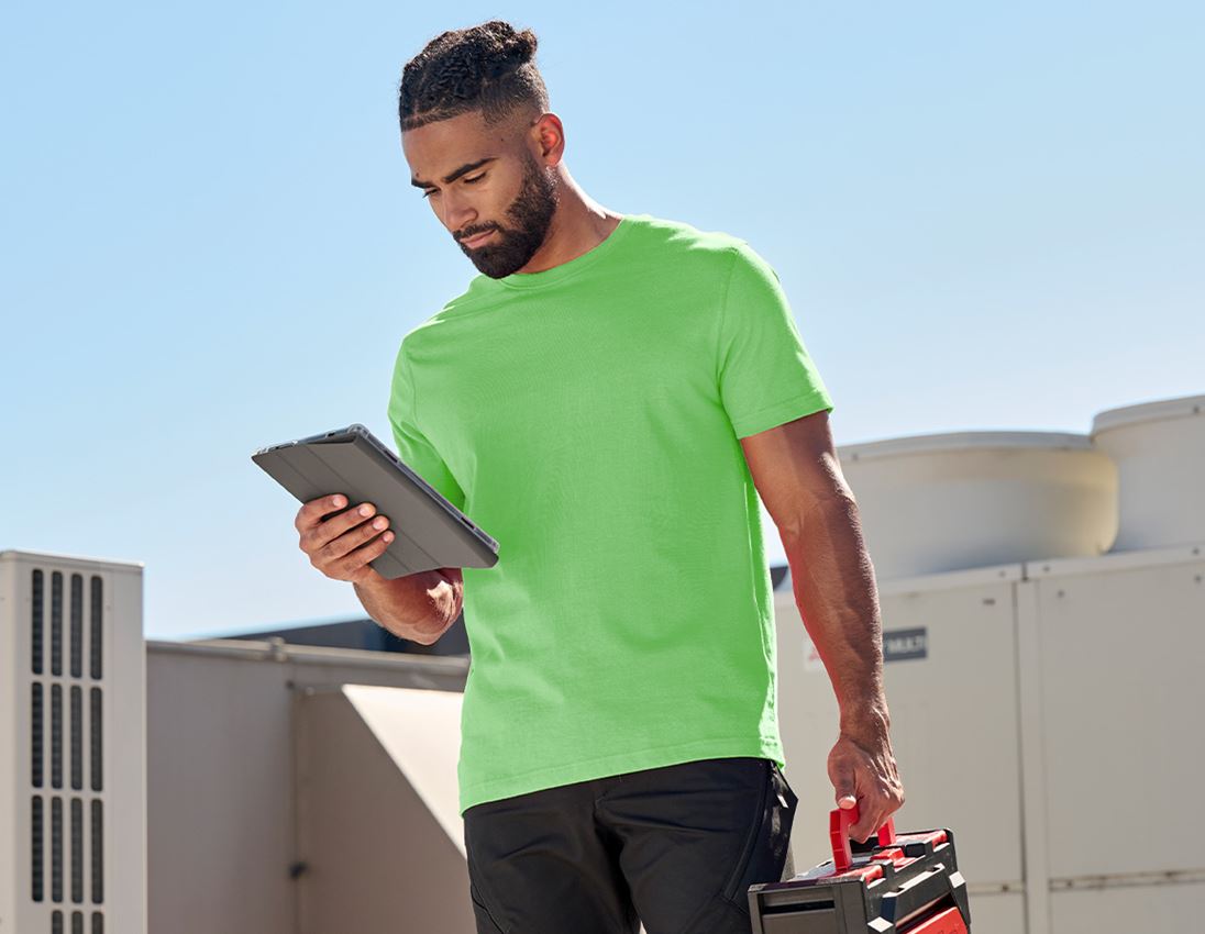 Snedker: e.s. T-Shirt cotton + æblegrøn