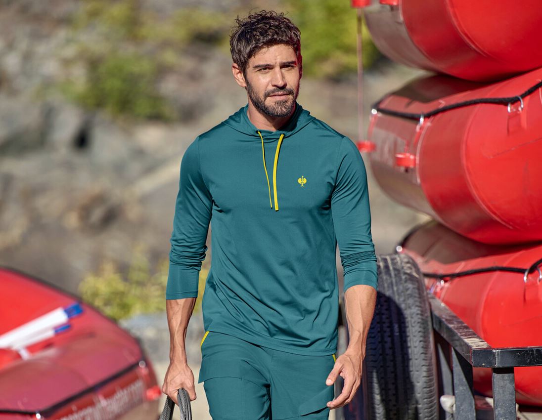 Clothing: Functional hoody-longsleeve UV e.s.trail + emeraldgreen/chromeyellow