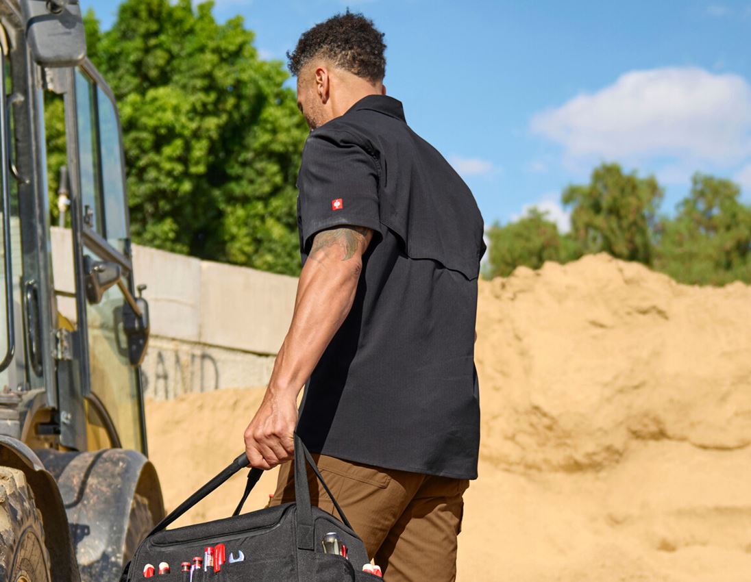 T-Shirts, Pullover & Skjorter: Arbejdsskjorter e.s.t:aktik, korte ærmer + sort 1