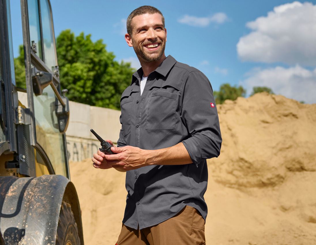 Beklædning: Arbejdsskjorter e.s.t:aktik, langærmet + karbongrå