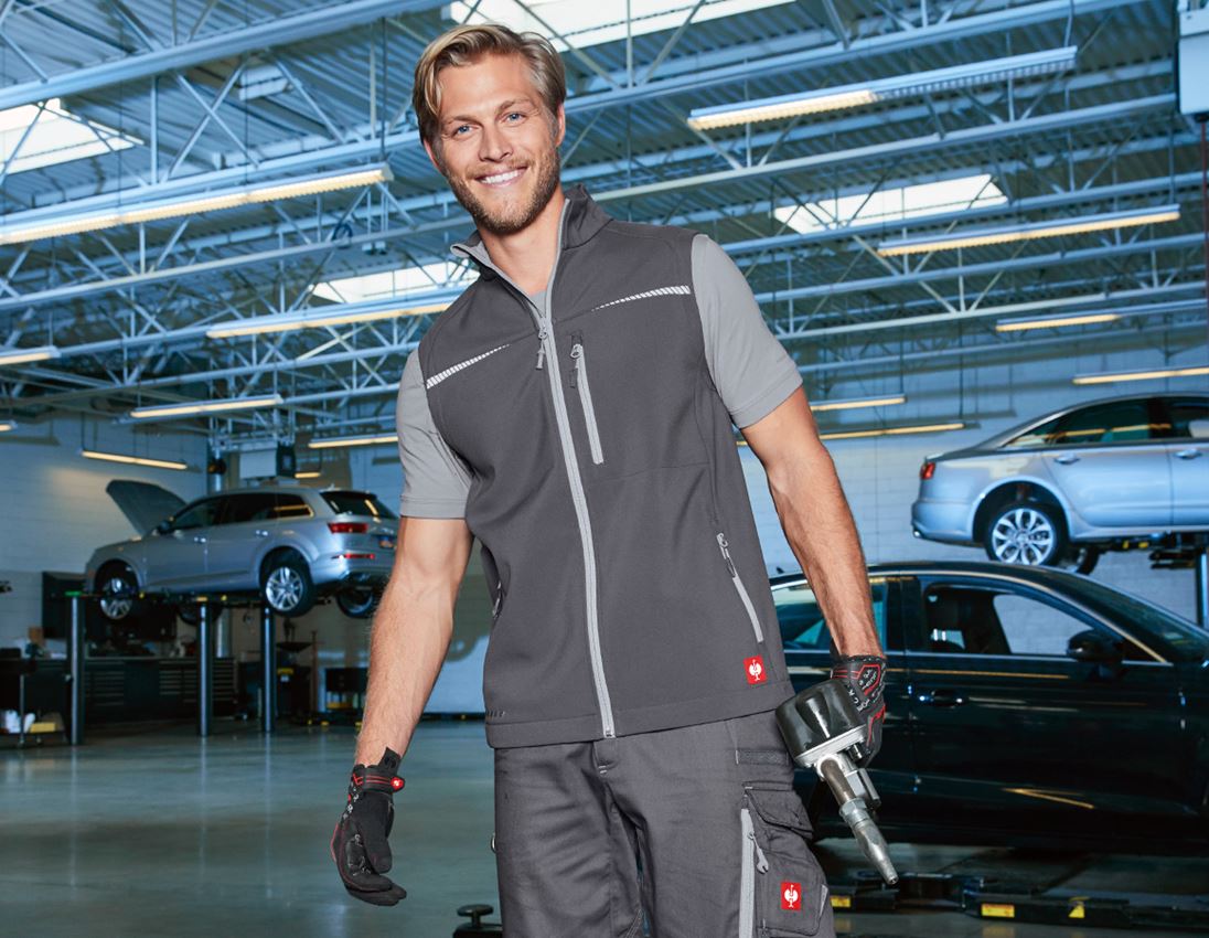 Topics: Softshell bodywarmer e.s.motion 2020 + anthracite/platinum 2
