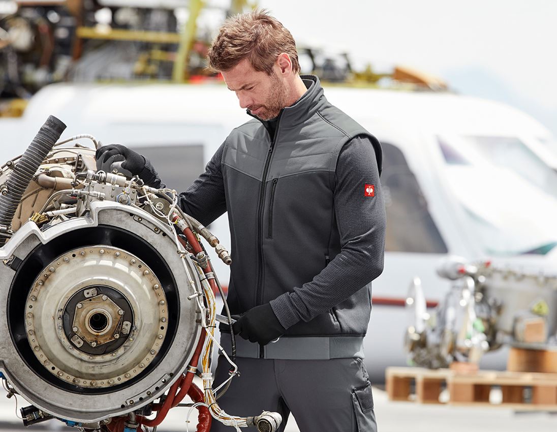 Topics: Bodywarmer thermaflor e.s.dynashield + graphite/cement 1