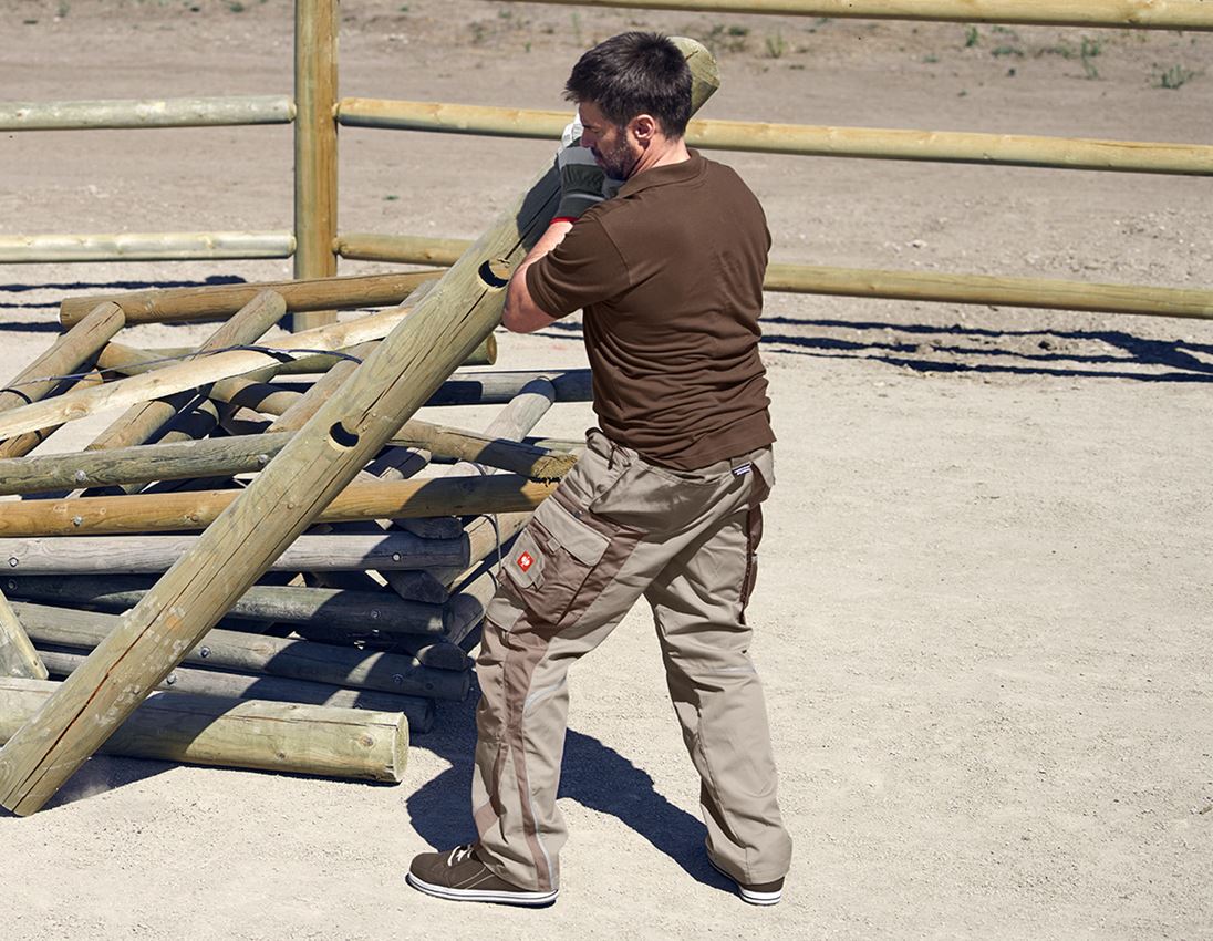 Topics: Trousers e.s.motion + clay/peat 3