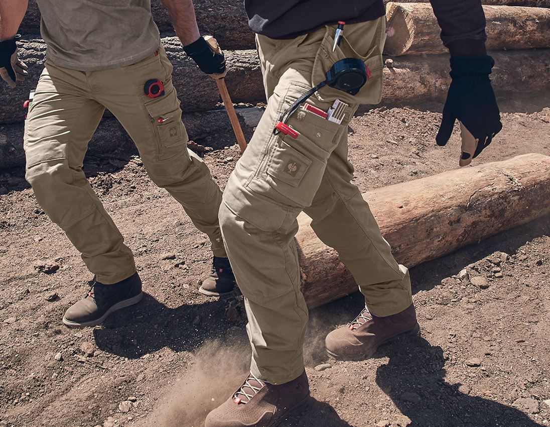 Topics: Trousers e.s.motion ten tool-pouch + ashbrown