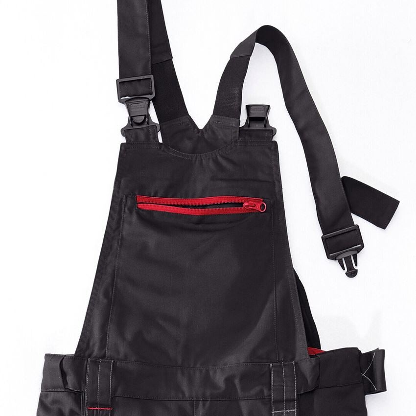 Topics: Bib & brace e.s.motion 2020 + graphite/fiery red 2