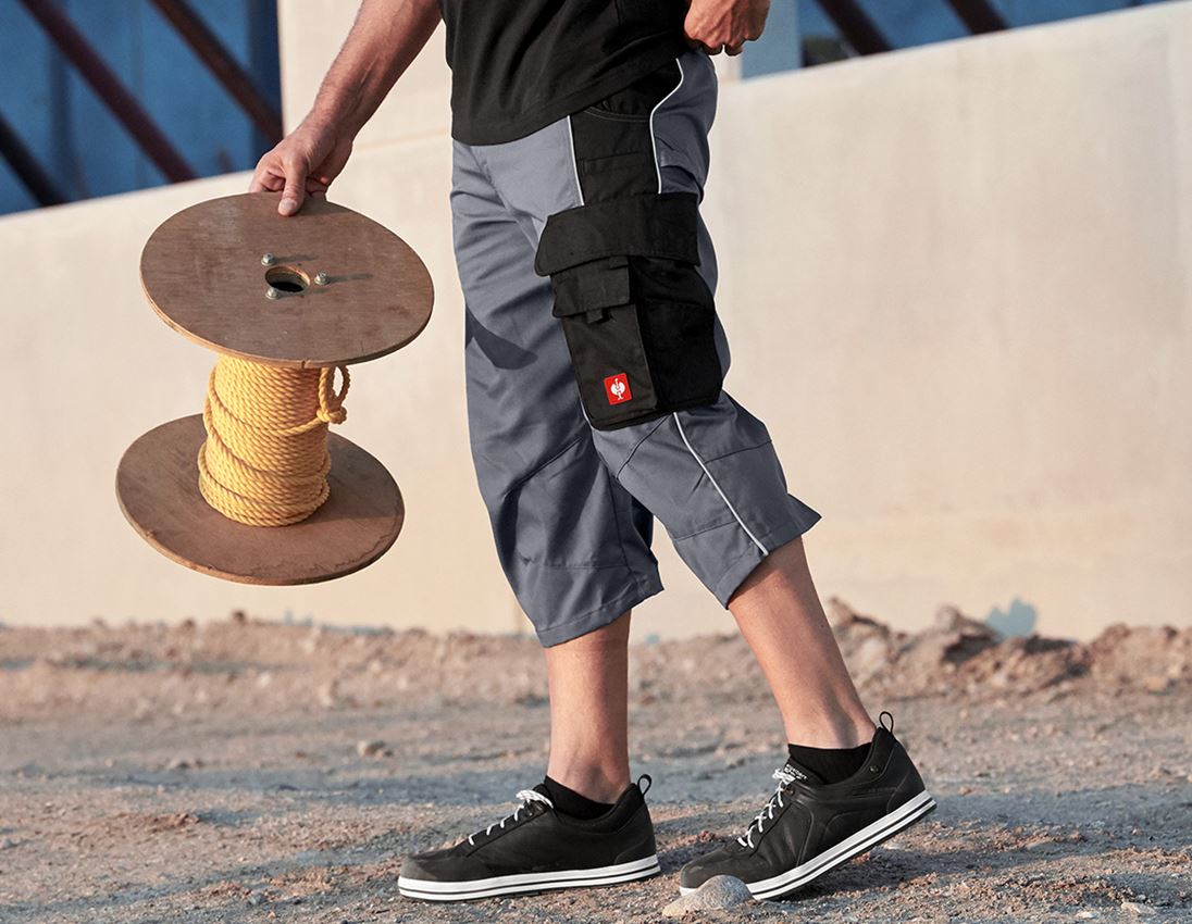 Topics: e.s.active 3/4 length trousers + grey/black
