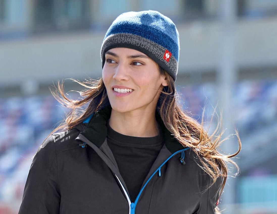 Topics: Knitted hat e.s.motion 2020 + graphite/gentianblue 1