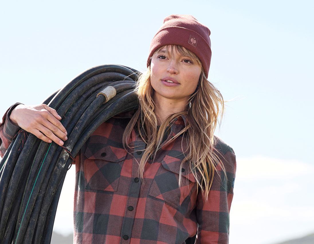 Accessories: Knitted hat e.s.iconic + oxidred 1