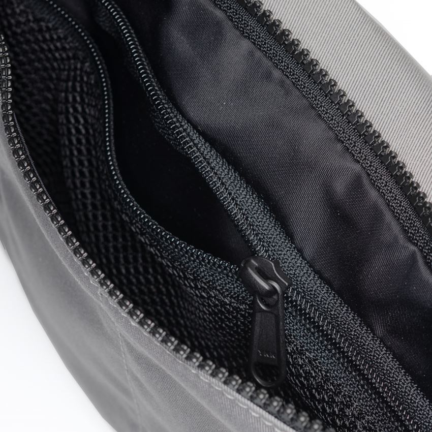 Topics: Hip Bag e.s.motion ten + granite 2