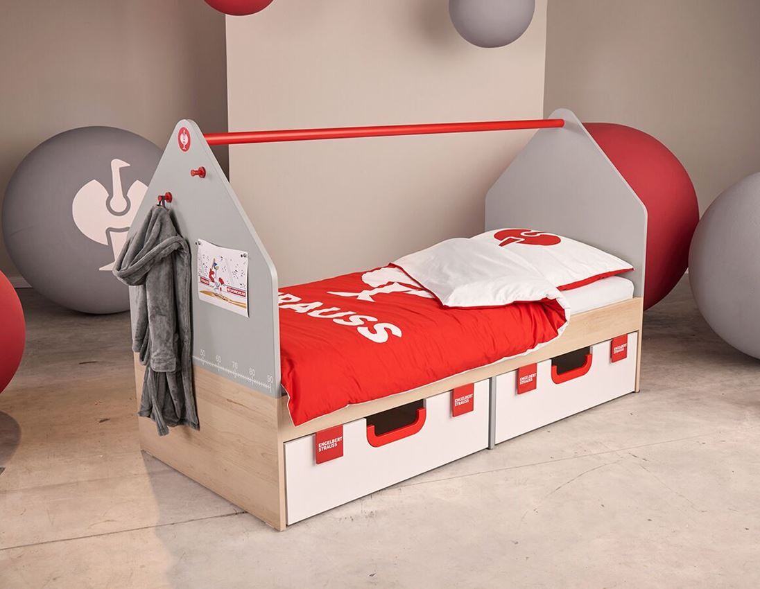 Gift Ideas: e.s. Bed linen + straussred/white