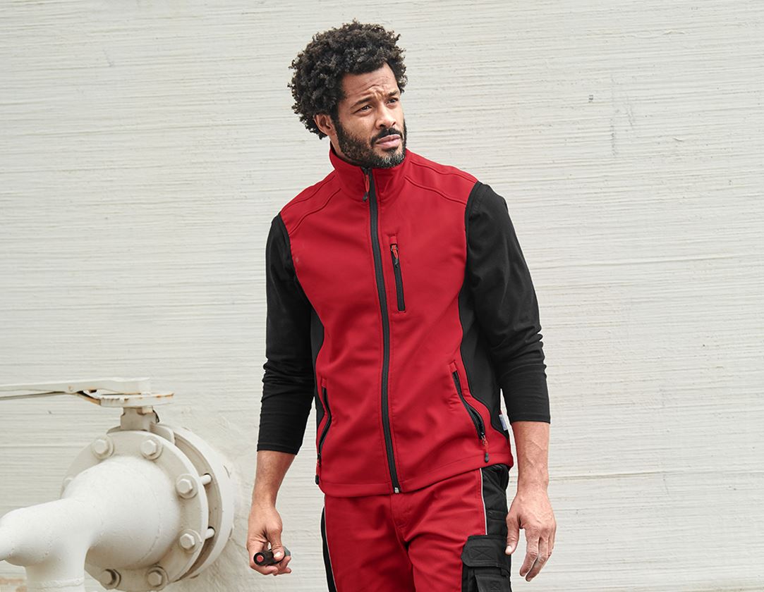 Arbejdsveste: Softshellvest dryplexx® softlight + rød/sort