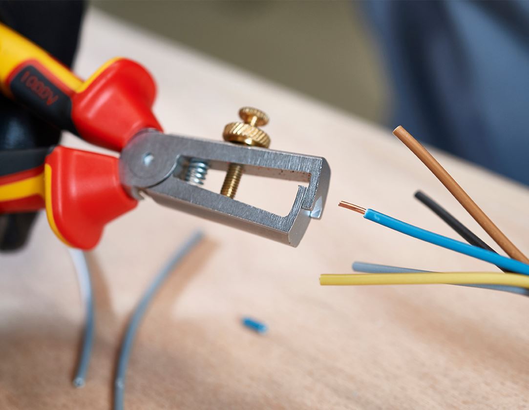 Tongs: e.s. stripping pliers VDE 2