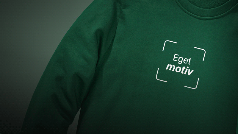 Sweatshirt med tryk- og broderiforædling