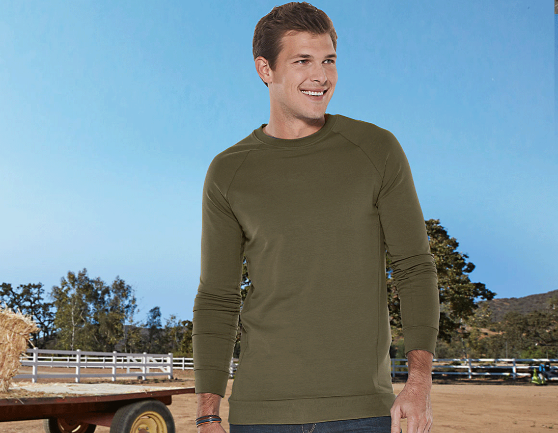 Shirts & Co.: e.s. Sweatshirt cotton stretch, long fit + schlammgrün