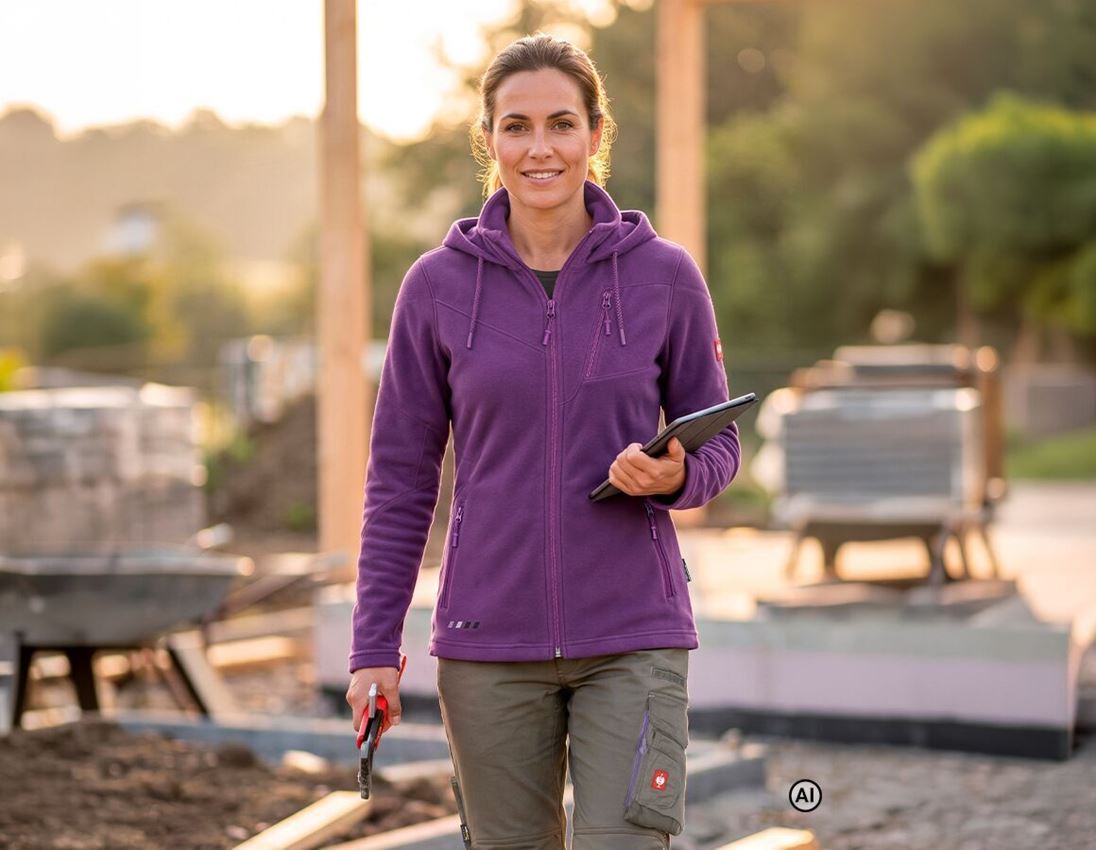 KI-generiert / modifiziert - Jacken: Kapuzen Fleece Jacke e.s.motion 2020, Damen + violett