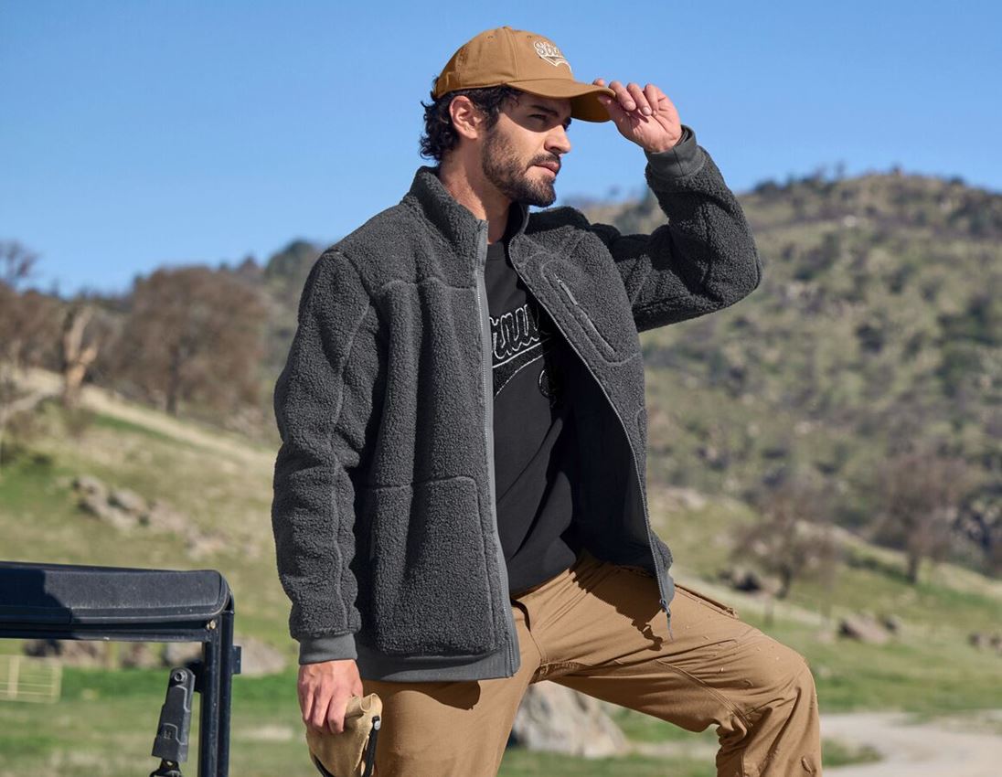 Work Jackets: Faux fur jacket e.s.e:pic + carbongrey 2