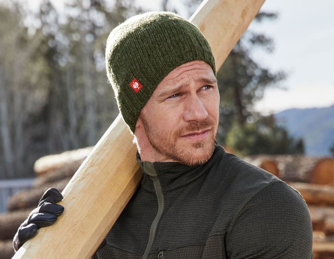Accessories: e.s. Chunky knit hat + thyme