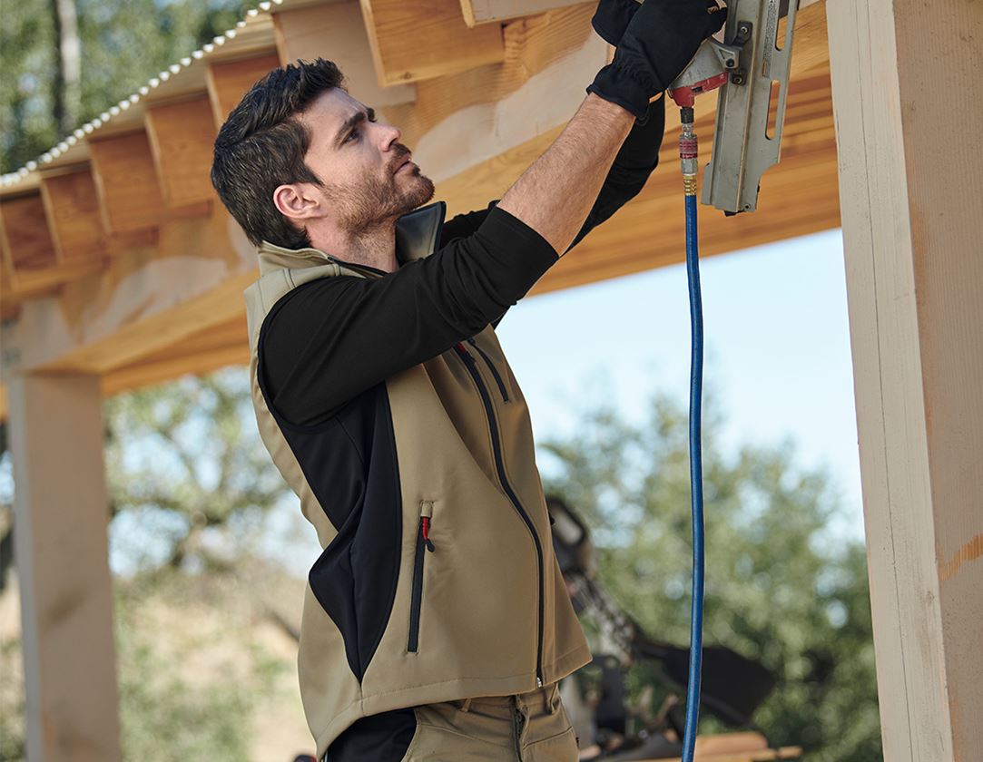 Gartenarbeit: Softshell Weste dryplexx® softlight + khaki/schwarz 1