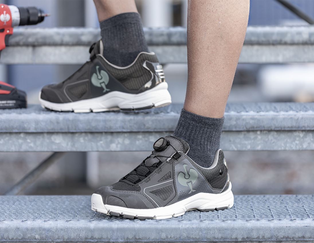 O2: O2 Work shoes e.s. Minkar II + carbongrey/white 1
