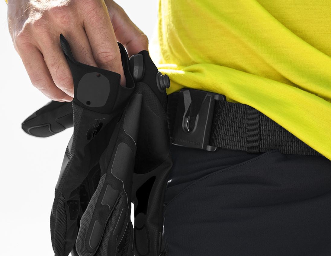 Topics: Gloves e.s.trail allseason + black 1